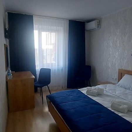 Hotel Tourist Rivne Eksteriør billede