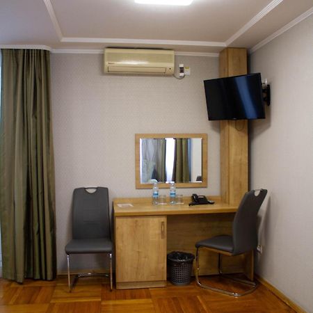 Hotel Tourist Rivne Eksteriør billede