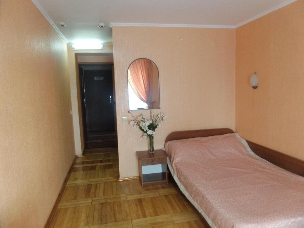 Hotel Tourist Rivne Eksteriør billede
