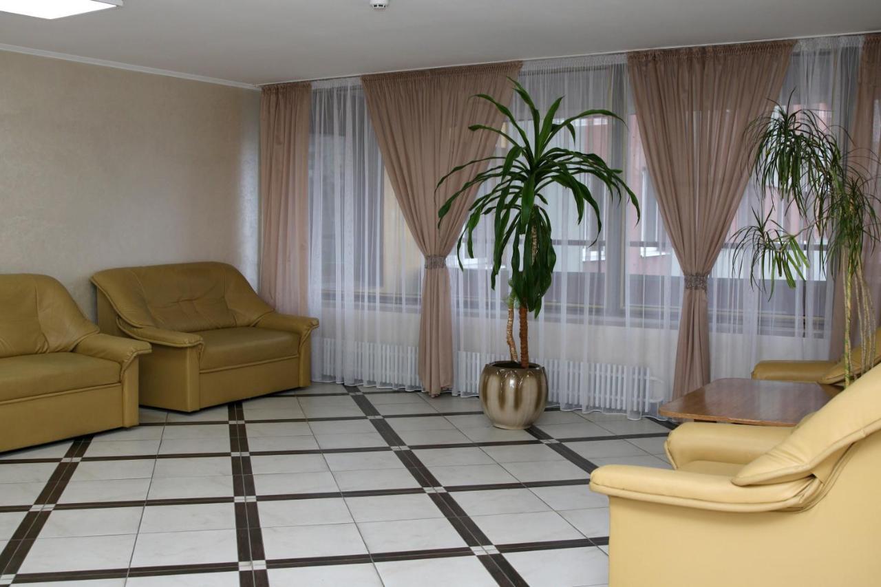 Hotel Tourist Rivne Eksteriør billede
