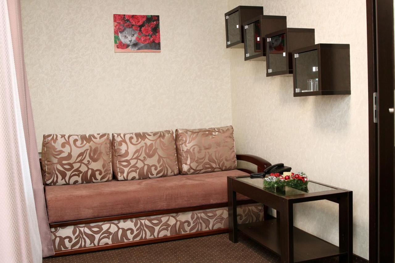 Hotel Tourist Rivne Eksteriør billede
