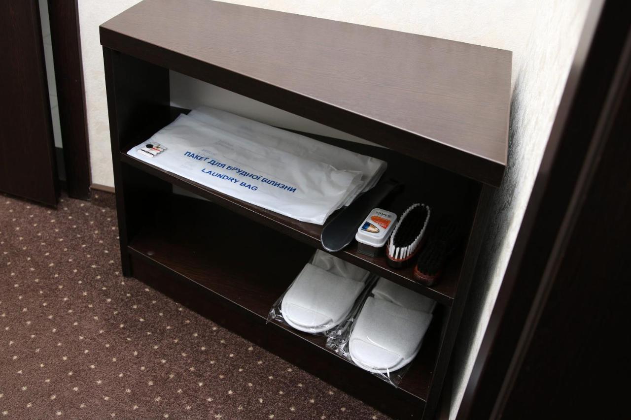 Hotel Tourist Rivne Eksteriør billede
