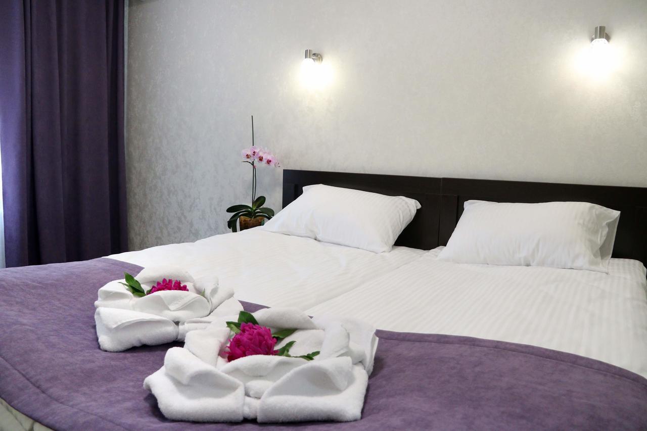 Hotel Tourist Rivne Eksteriør billede