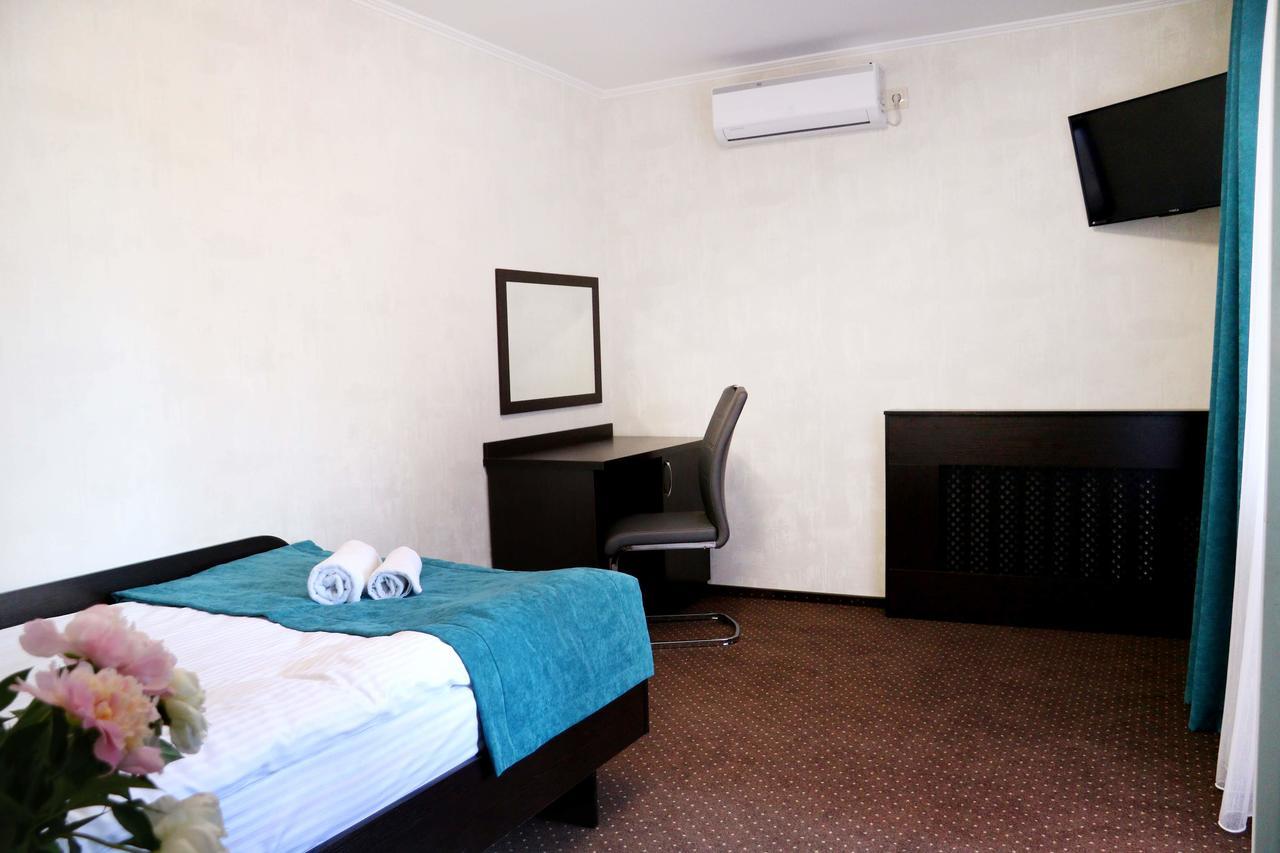 Hotel Tourist Rivne Eksteriør billede